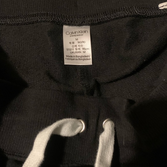Women’s Calvin Klein size medium sweat pants - Picture 2 of 3